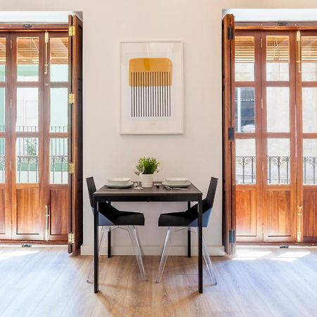 Modern Flat By Mercado Central In Ciutat Vella Valencia Exterior photo