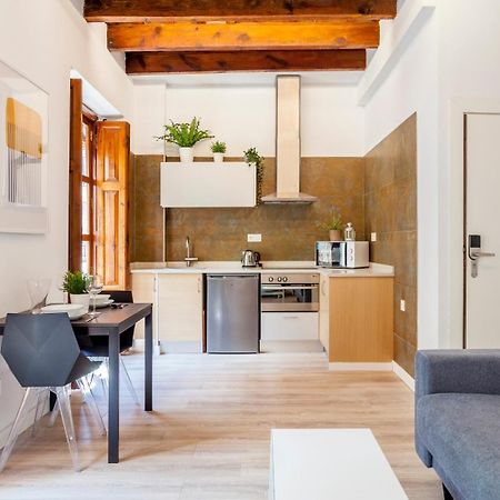 Modern Flat By Mercado Central In Ciutat Vella Valencia Exterior photo