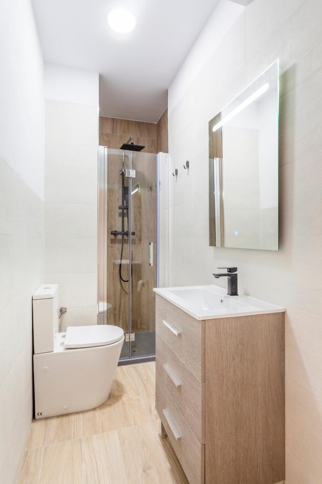 Modern Flat By Mercado Central In Ciutat Vella Valencia Exterior photo
