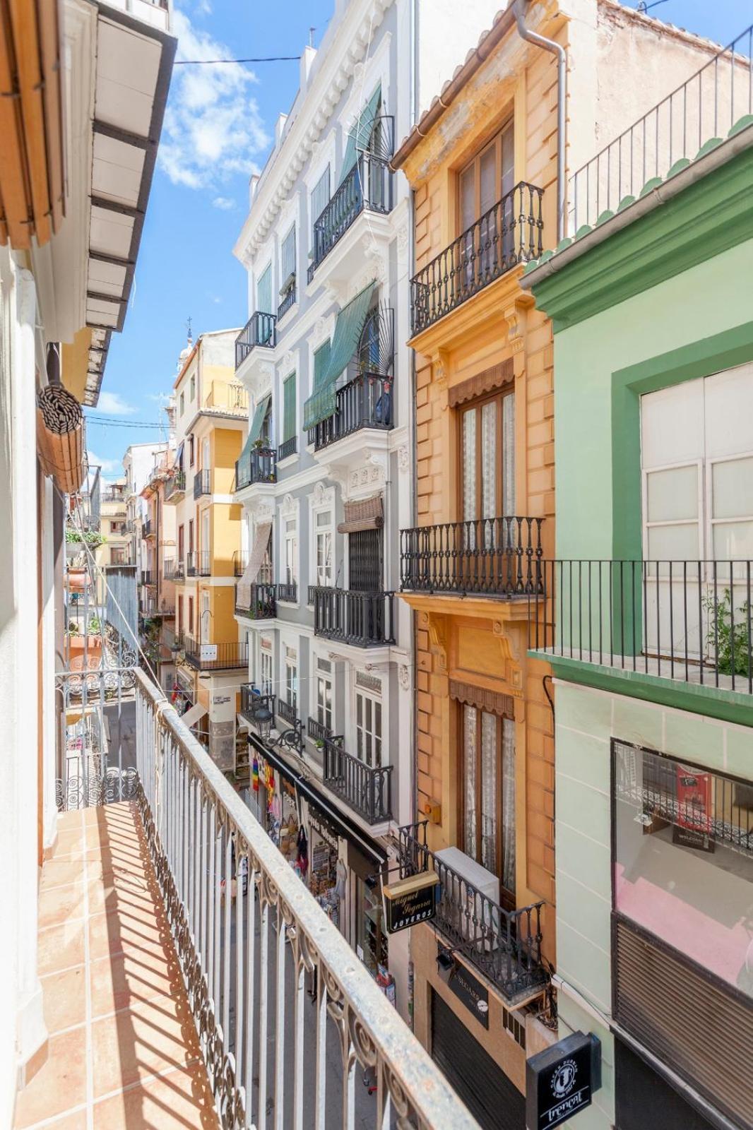 Modern Flat By Mercado Central In Ciutat Vella Valencia Exterior photo